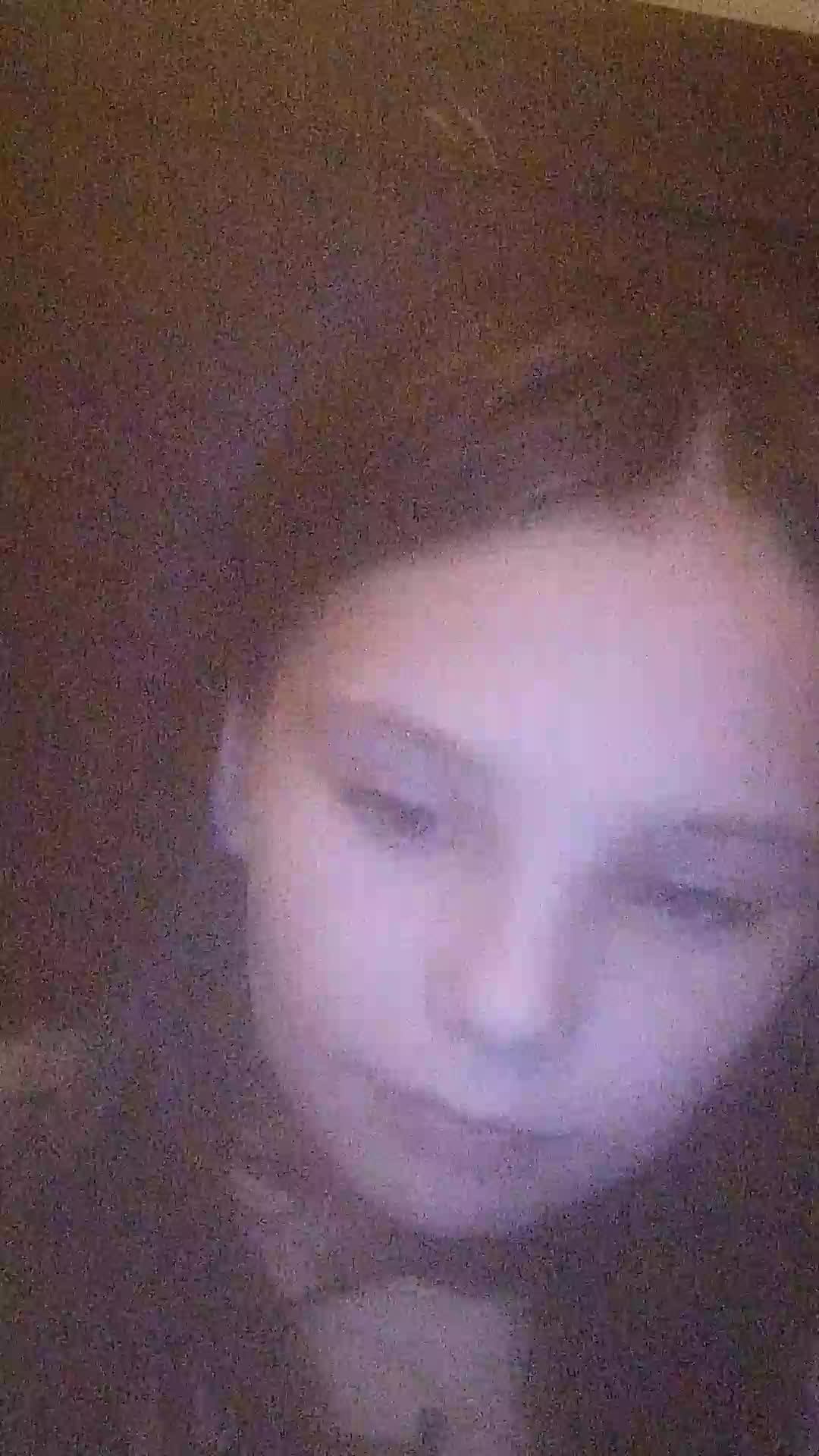 пою