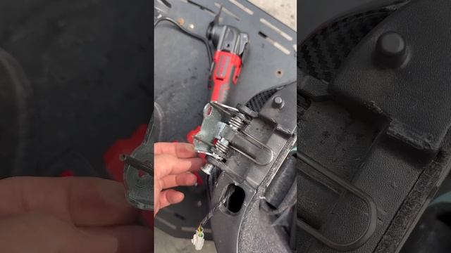 Автоматическое откидывание сидушки на электроскутере Ninebot M95C  #m95c #ninebot #скутер