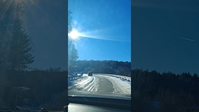 В горах (Кисловодск, гора Малое Седло).

Рекомендуем к посещению.
Очень красиво. Виден Эльбрус.