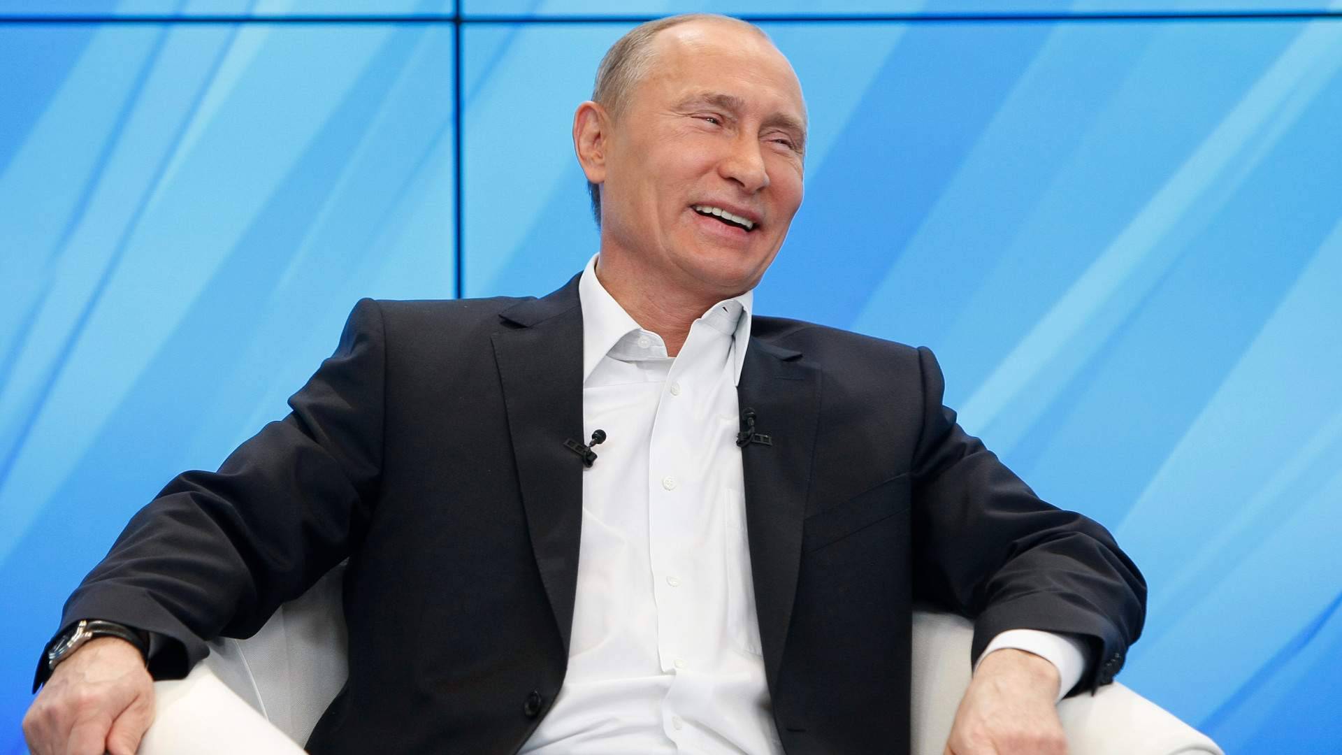 О доме надо думать Владимир Путин рассказал анекдот о слове из трех букв