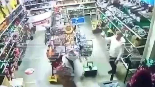 Дед Мороз застрелил владельца магазина в Чувашии.