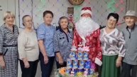 Жители Хабаровского специального дома ветеранов № 1 отправили новогодние подарки юным горловчанам