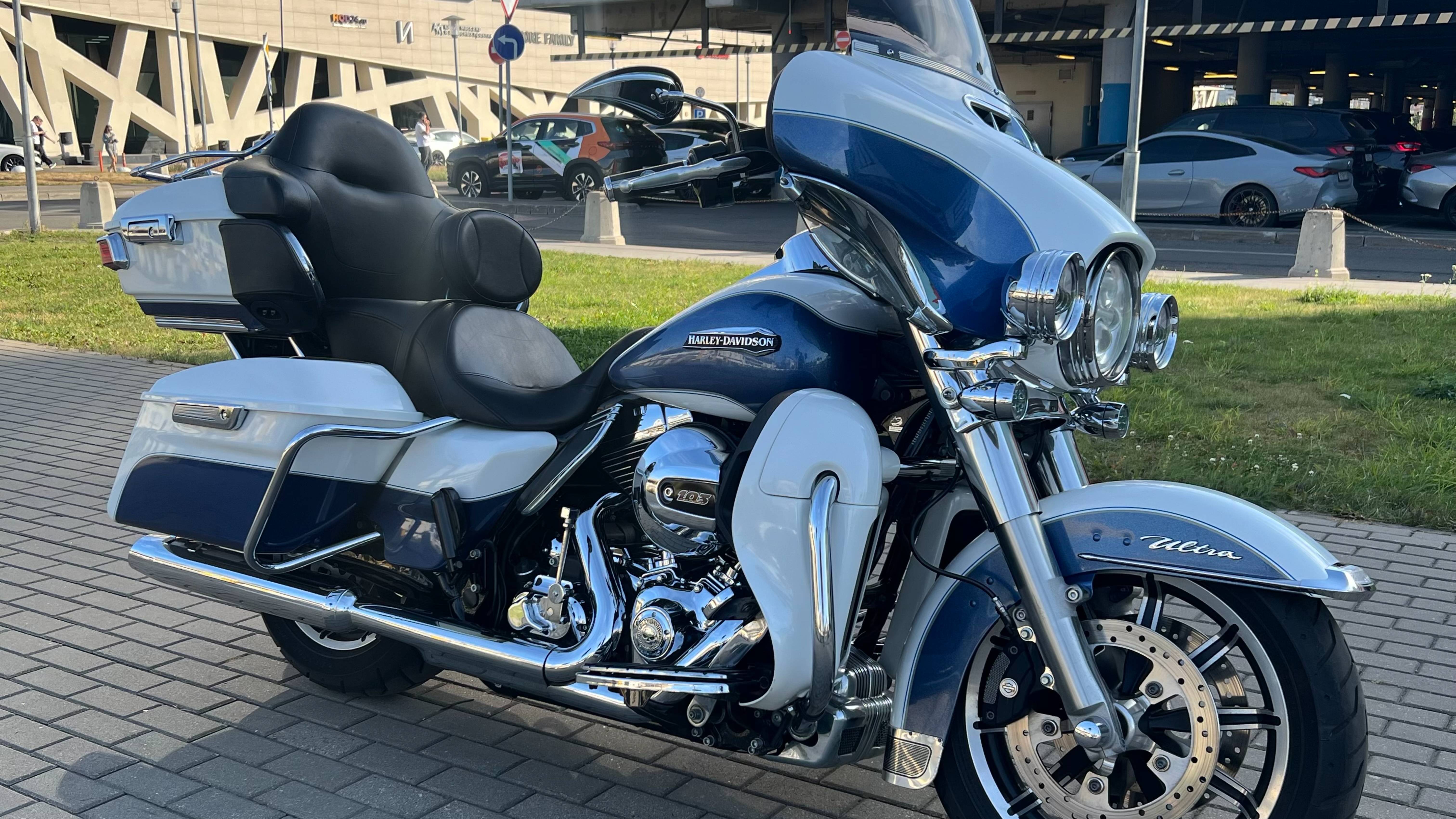 2014 Ultra Limited White Blue Candy
