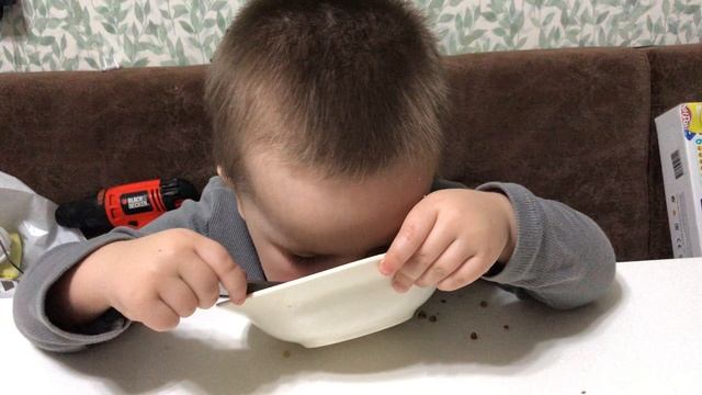 как будто 3 дня не ел...