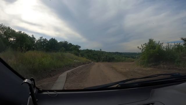 Качают воду с карьера. Горловка.