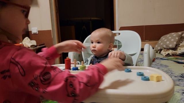 Злата собирает сортер