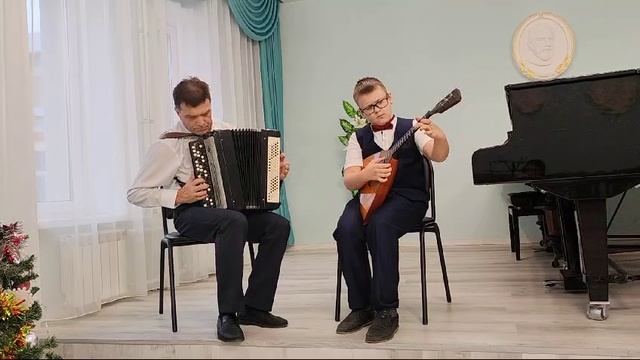 Вариации на тему русской народной песни "Как со горки, со горы". Обработка А.Илюхина.