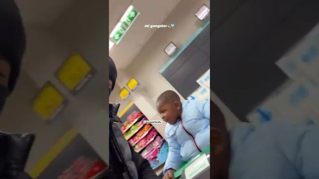 🛍 Ламин #Ямаль с младшим братиком затариваются в магазинах