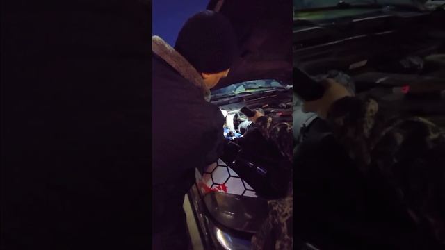 🚘 Загорелся датчик антифриза, заехали на заправку ⛽, купили, доливаем