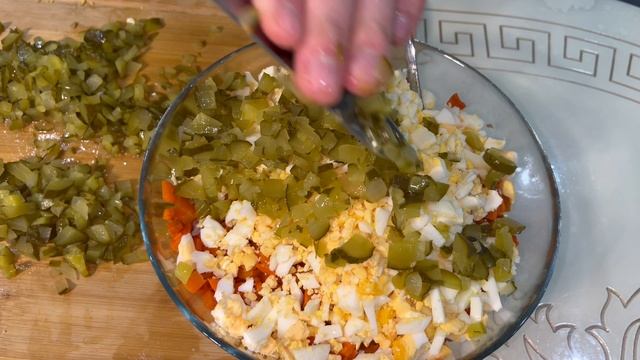 Оливье с говядиной и сыром