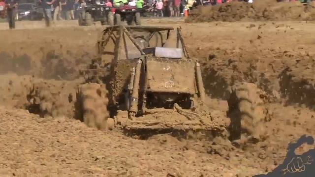 Заезды в грязи - MUD RACING TRUCKS