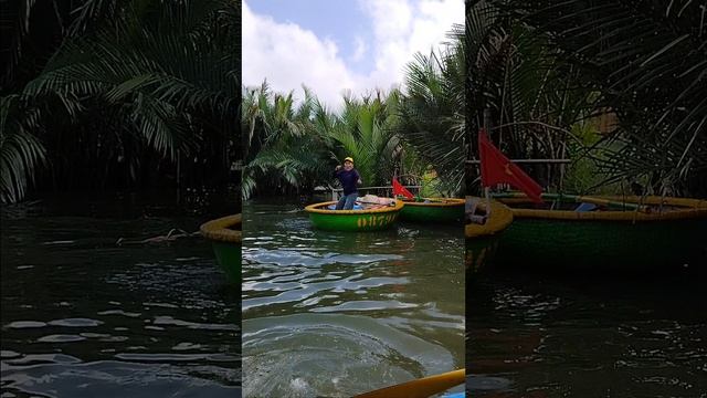 Самая весёлая лодочница!Вьетнам!