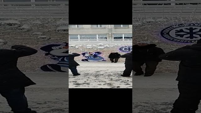 Новый год в Новосибирске. 3 Января на улице Ленина
Праздничные гуляния