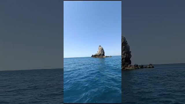 Опук.Скалы корабли