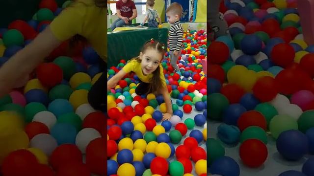 Милана в игровой зоне