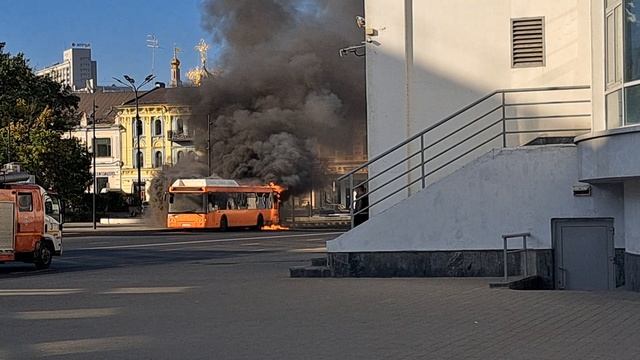 Горящий автобус  Речной вокзал Нижний Новгород (Часть 1) 2024