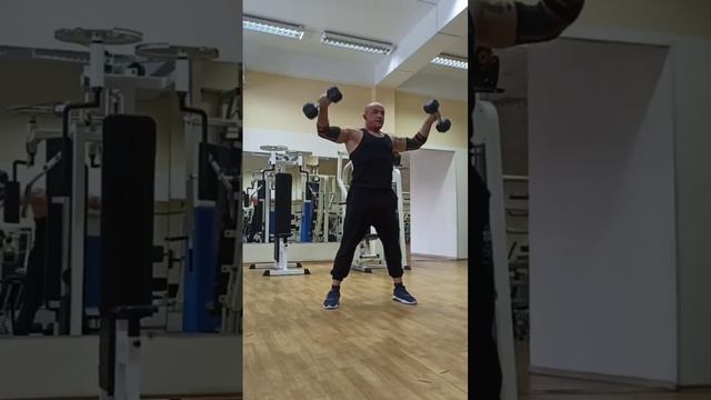 Делаем плечи