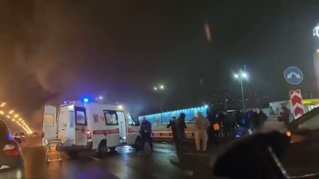🤯 На МКАД машину разорвало пополам 

Там столкнулись две легковушки, одна из машин загорелась.