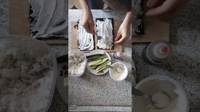 Рецепт роллов из нори.Очень простой,бюджетный и вкусный рецепт.