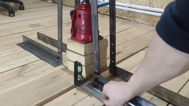 как притянуть винтовую доску к лаге