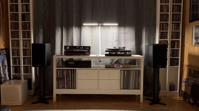 Dynaudio Emit 20 - Arcam SA20 - New Kid in Town