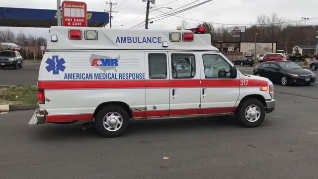 AMR Ambulance 317 Responding Priority 1 With Alternate Wail, Hyper Yelp, Wail, And Horn