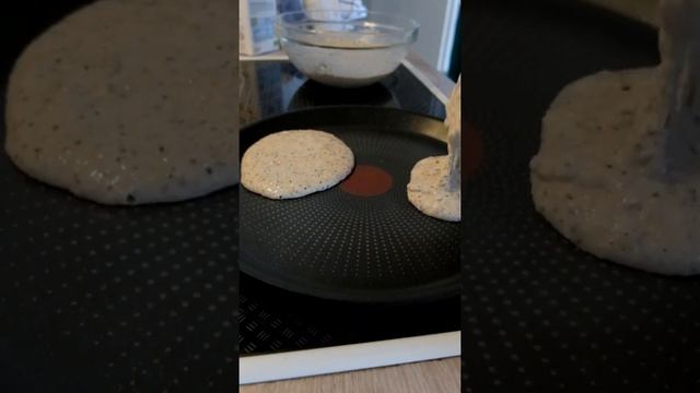 Simple Oat and Chia seed Pancakes