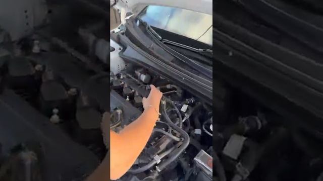 Let’s change the spark plugs in my 2022 Hyundai Elantra✨ #hyundai #rachelpizzola