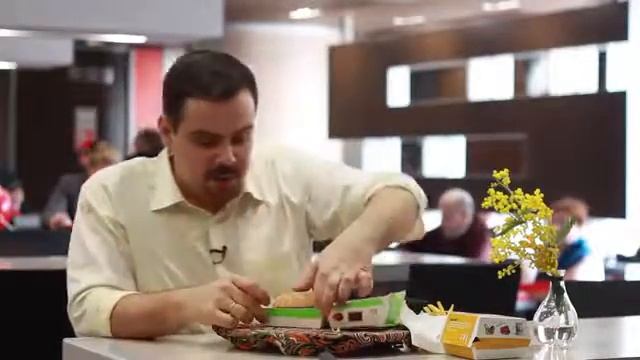 ЭКСКЛЮЗИВ ЧИКЕН КАРРИ И ЧИКЕН ДЕ ЛЮКС от Макдоналдс