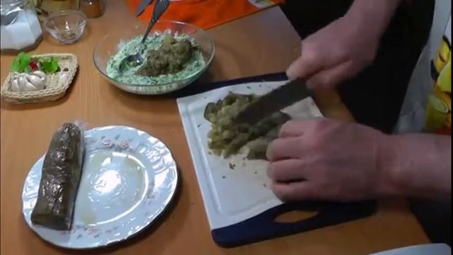 Баклажаны в йогуртном соусе.