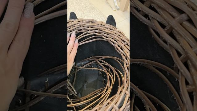 Кашпо из ротанга с косичкой на 12 литров. 😍#кашпоизротанга#рукоделие#косичкаизротанга