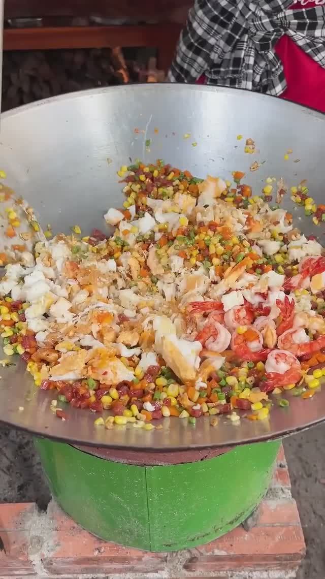 Приготовление 80 яиц по-деревенски #CookEggs #FryRice #HowToCookEggs #EggsRecipe [(Cooking 80 Eggs w