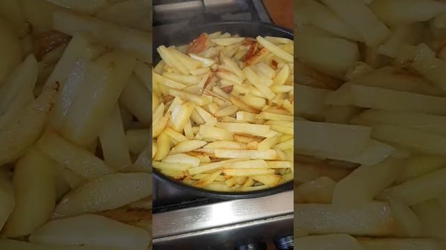 Жареная картошечка с лесными грибами