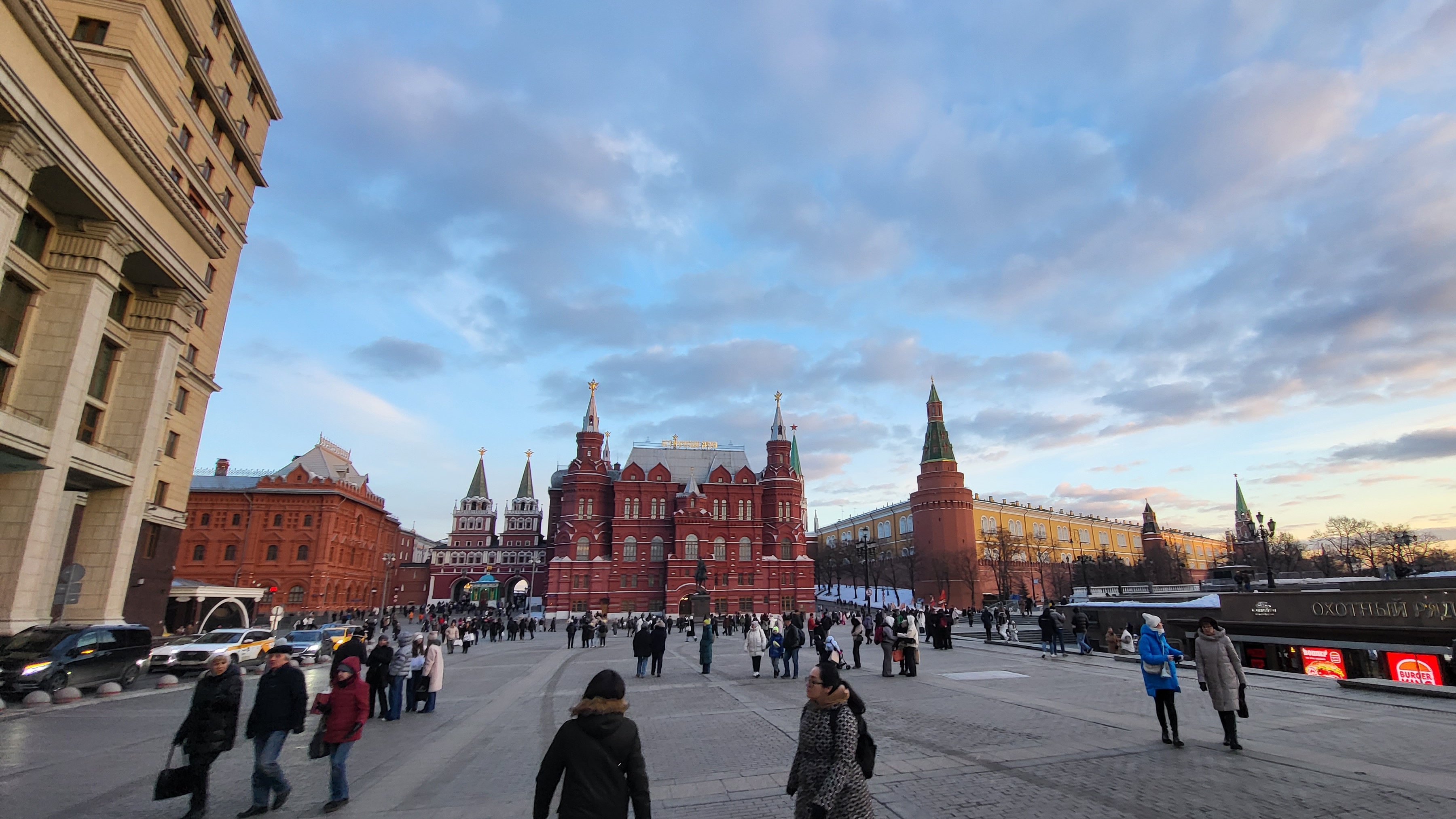 09-03-2024  Москва #краснаяплощадь. Станция метро Третьяковская в Москве