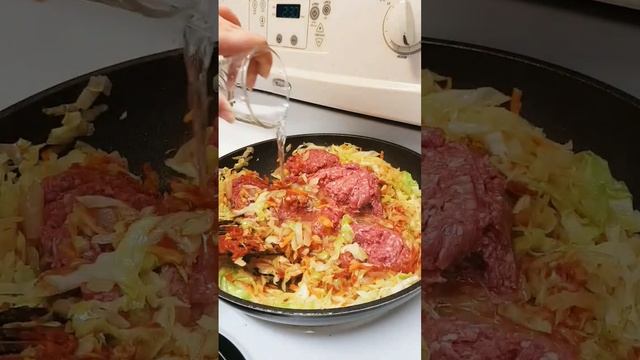 Рис с капустой и фаршем на сковороде #shorts #food #cooking #готовимдома #готовка