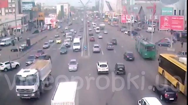 На Петровке столкнулись два внедорожника