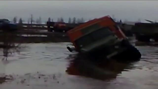 Грязь и Лед: Испытания Грузовиков на Плохих Северных Дорогах!