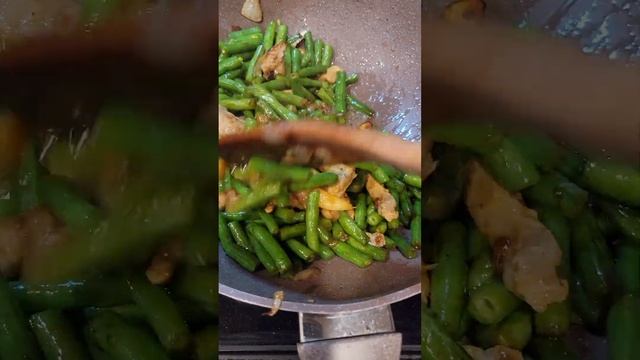 #trendingshorts #Green Sauteed Green Beans With Slice Porkchop #youtubeshorts #shorts