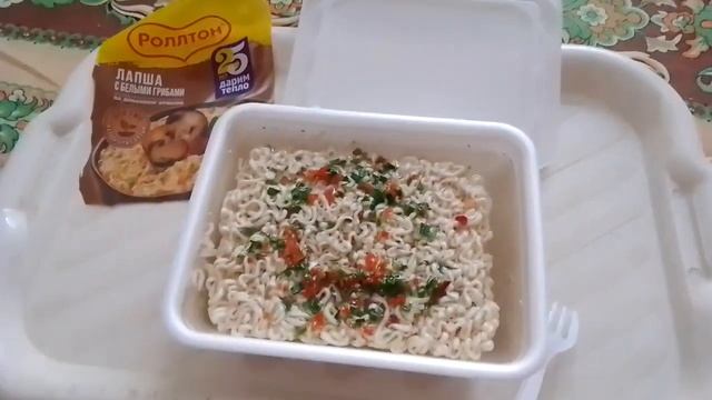лапша с белыми грибами (Ролтон)