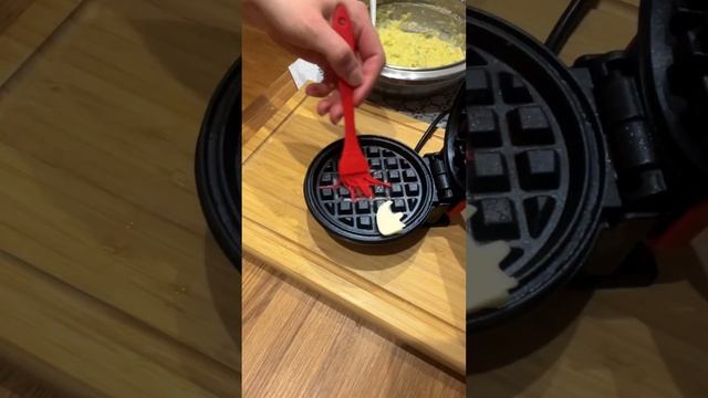 КАБАЧКОВО-СЫРНЫЕ ВАФЛИ 🧀 🧇 #готовимдома #еда #рецепты #cooking #waffle #вафли #shorts #food #recip