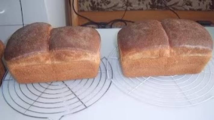 Белый хлеб на сыворотке на закваске