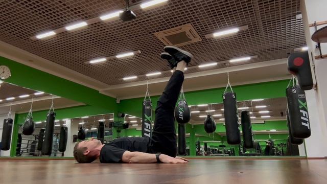 Эксцентрическое сгибание бедра лёжа на спине