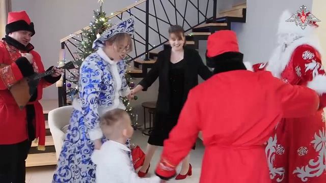 Солисты_ансамбля_инженерных_войск_поздравили_семьи_военнослужащих