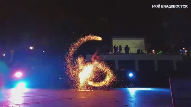 Владивосток Jarbis show огненные искры (четвёртый фрагмент,11 сентября 2021).