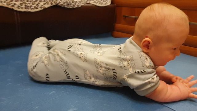 Рома выдувает слюнки, 4.01.2025