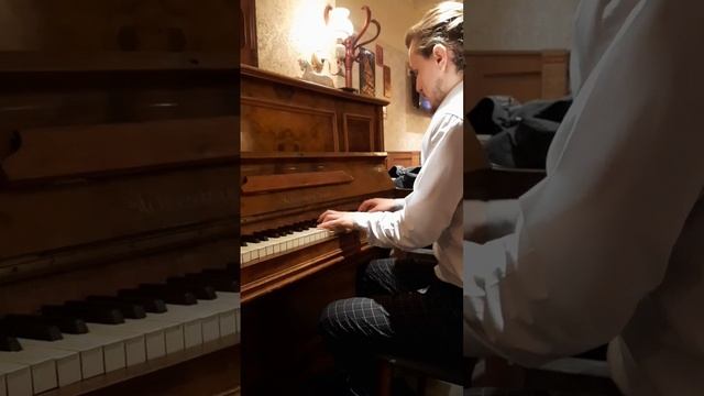 Amelie soundtrack piano in Cafe Амели саундтрек