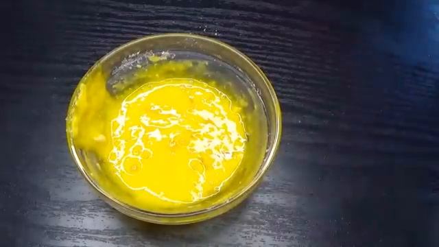 Простой желток убрал все морщины и пятна