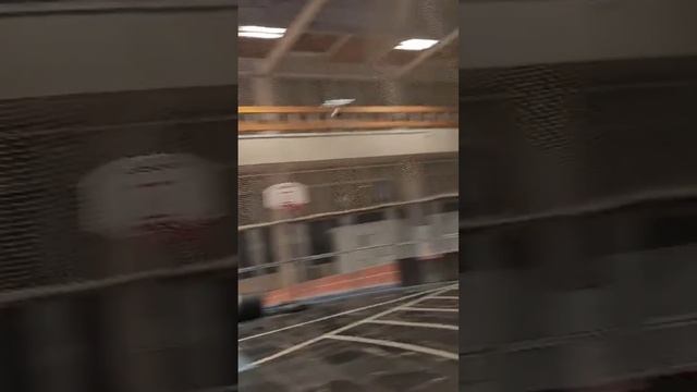 Толкание ядро.