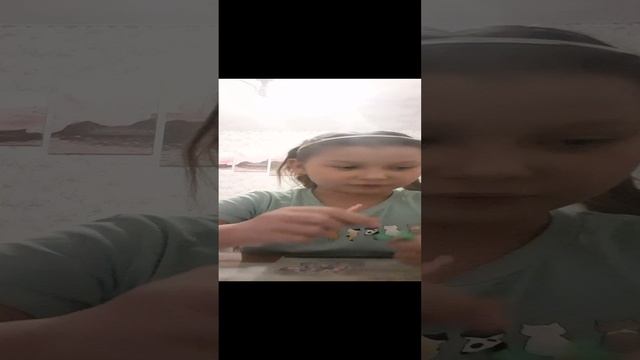 Самый лёгкий способ как сделать из резинок браслет.