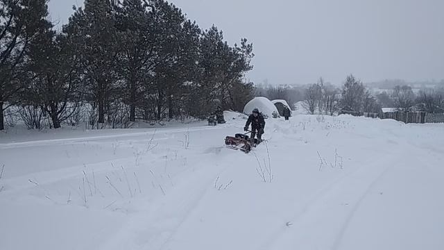МОТОСОБАКА ПО ГЛУБОКОМУ СНЕГУ